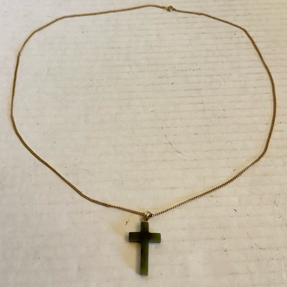 High Quality Nephrite Jade Cross Pendant with 1/20 14K Gold Filled Chain - Picture 8 of 16